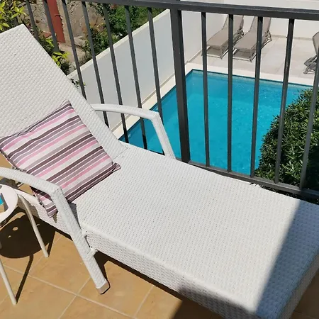 Neue In Mit Privater Terrasse Vodice