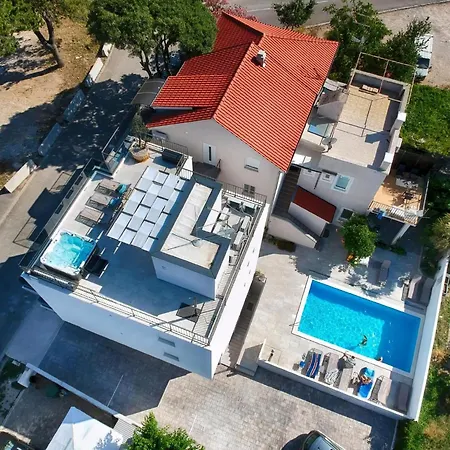 Mit Gemeinschaftlichem Pool Apartment