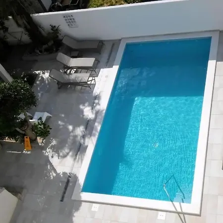 Apartment Mit Gemeinschaftlichem Pool *